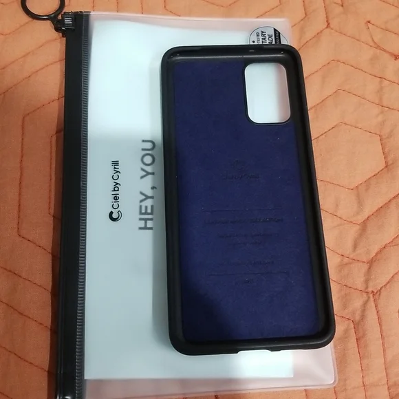 Phone case - Picture 2 of 6